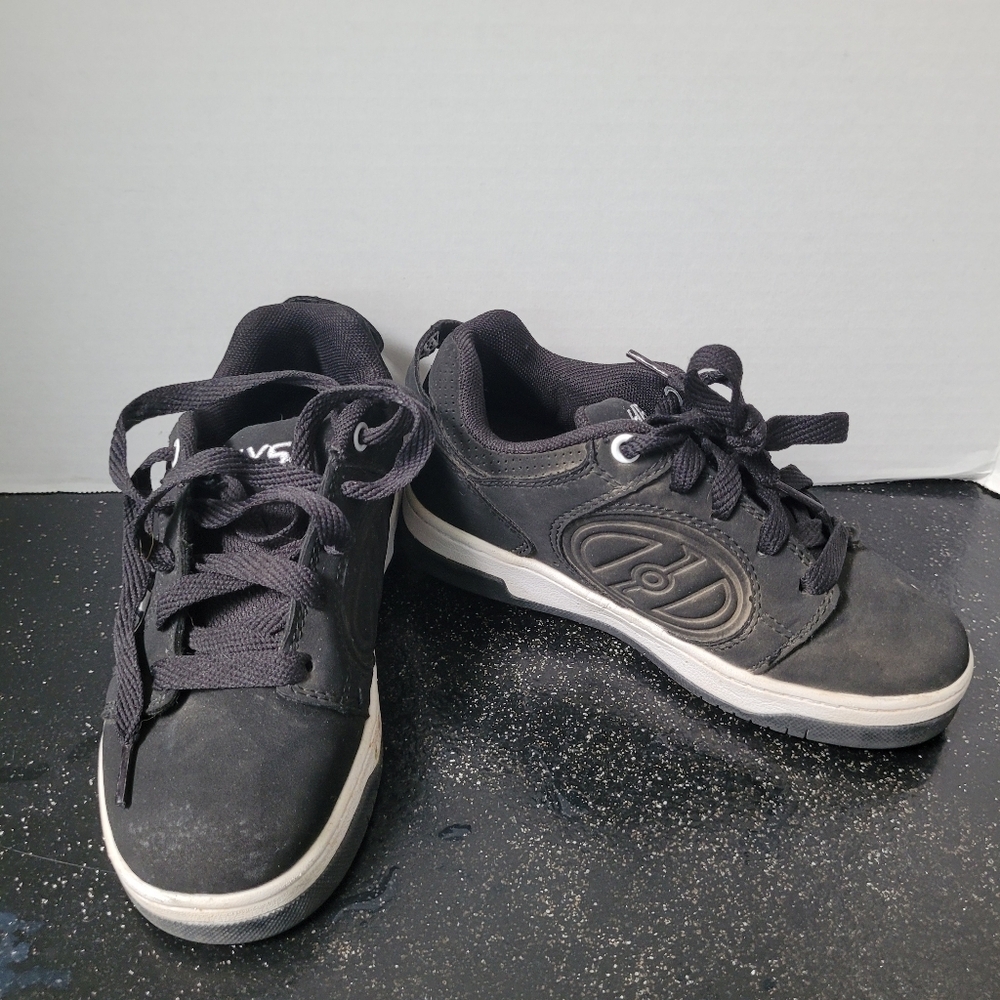 Heely's Black Shoes